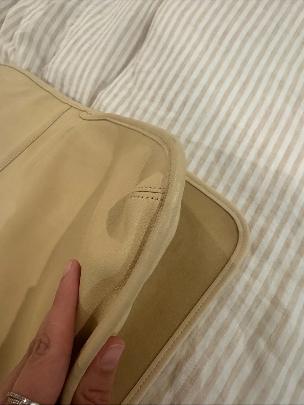 Vintage Coach Slim Hippie 9404 Bag in Cream